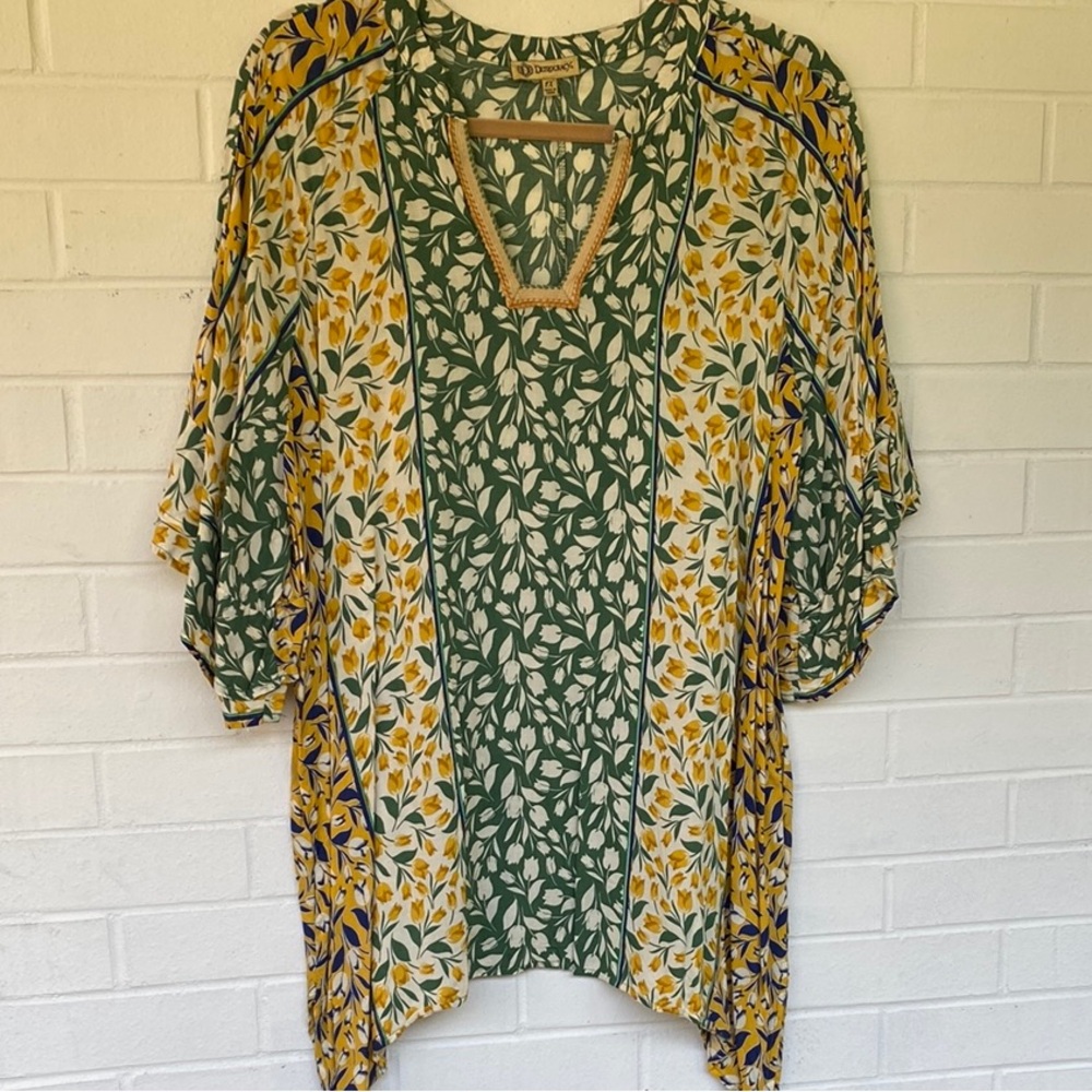 EUC DEMOCRACY Asymmetrical Yellow and Green Bell Sleeve Tunic Blouse Top Size 1X